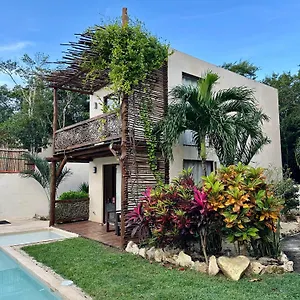 https://apt-ahal.quintano-roohotels.com