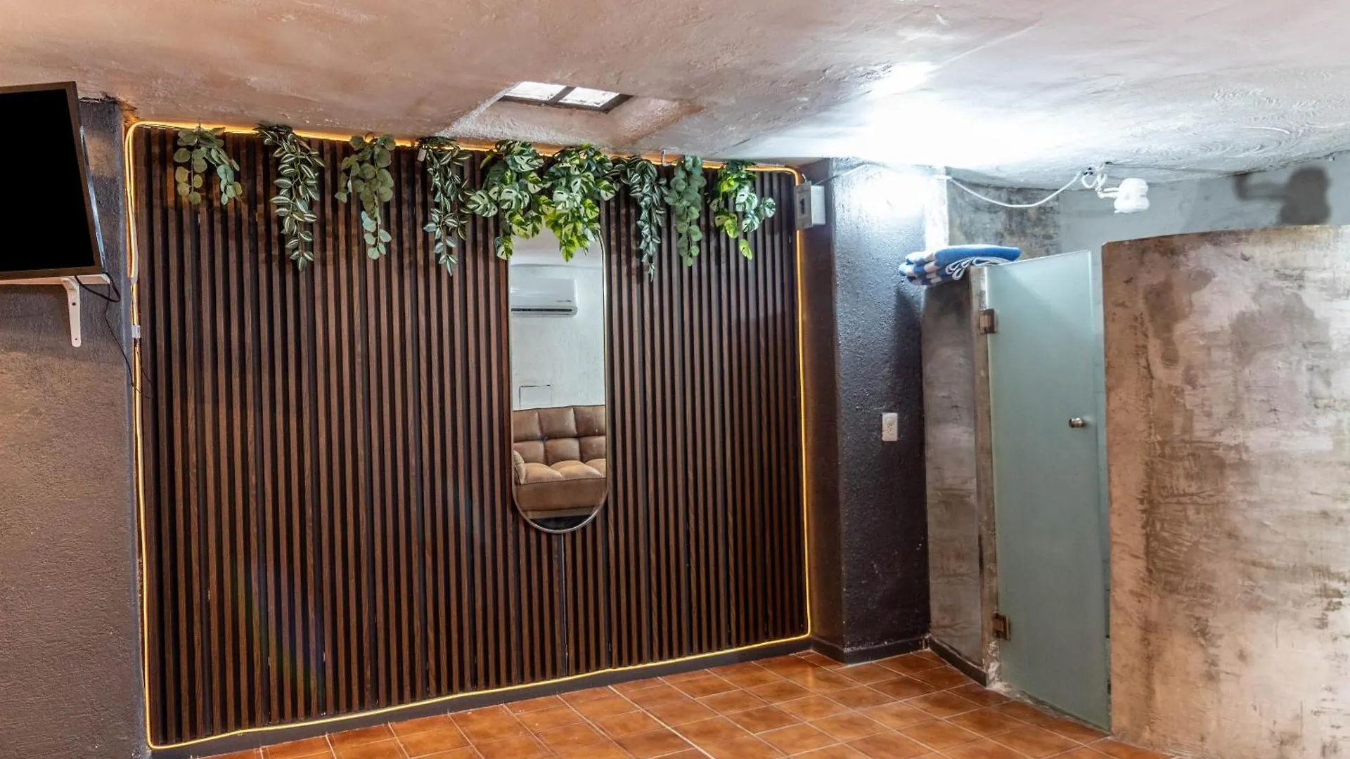 Suite Subterranea 2P Con Hvac, Chapalita 6 غوادالاجارا شقة